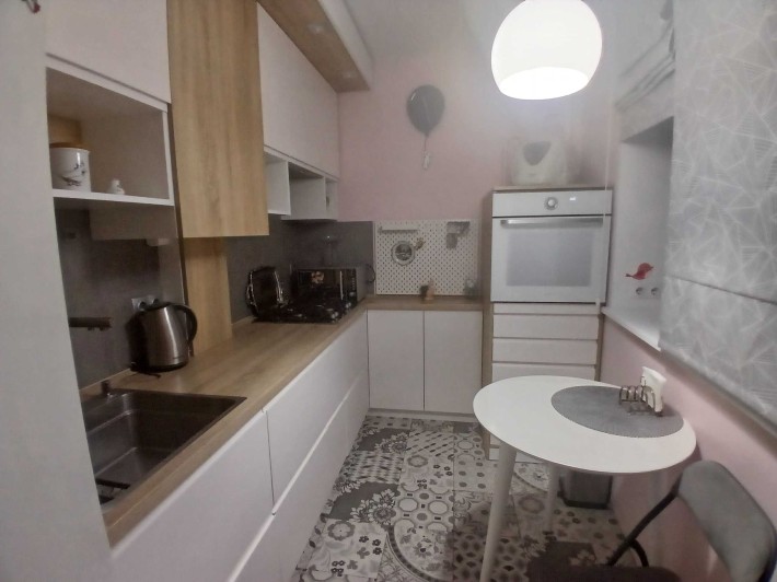 БЕЗ КОМІСІЇ! Квартира з балконом. ЦЕНТР. Парк ПРАВІКА і ДУБКИ - фото 1