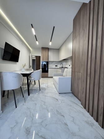 Продаж 1 кім в центрі з євроремонтом і меблями - фото 1
