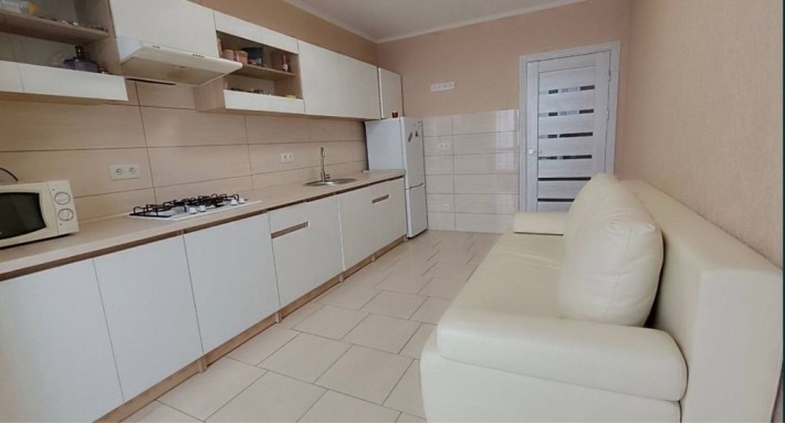 Продаж 1к квартири з ремонтом та меблями в ценрі міста! - фото 1