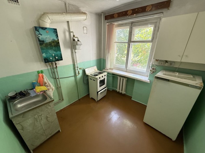 Центр. Цегляний будинок. Не кутова. Жилий стан. 27500$ - фото 1