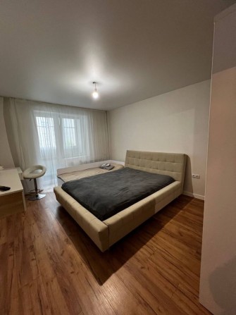 Продаж 3 кімнатної квартири з ремонтом на Кравчука - фото 1