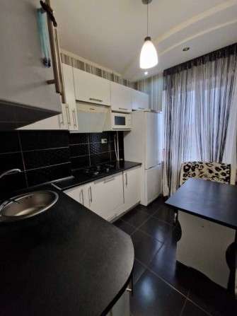 2к. квартира, Сади, покращене планування, 50м2 , з ремонтом ! - фото 1