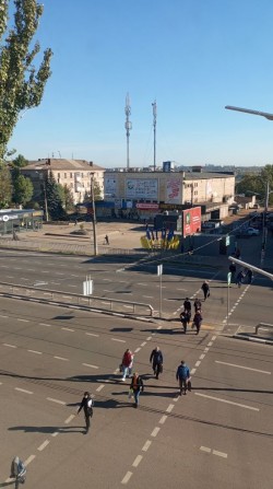 Продаю центрi Пiонера 2 кiмнатну квартиру - фото 1