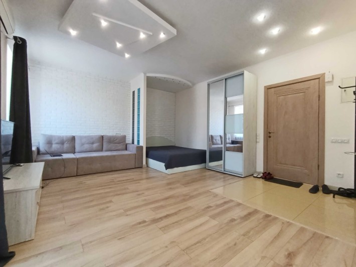 Продаж 1к "сталінки" на проспекті Гагаріна з ремонтом - фото 1