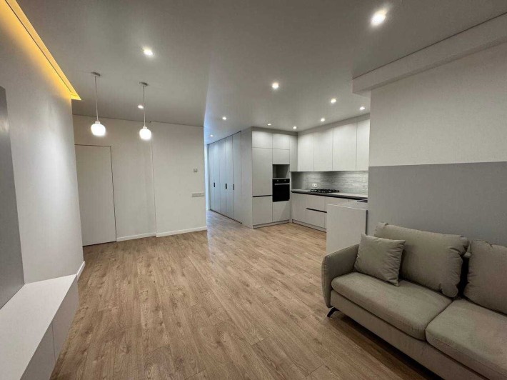 Продам 2К квартиру з ремонтом та власною терасою. Без комісії - фото 1