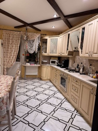 Продам гарну простору 2к. квартиру в центрі,98 м2 на 2 поверсі - фото 1