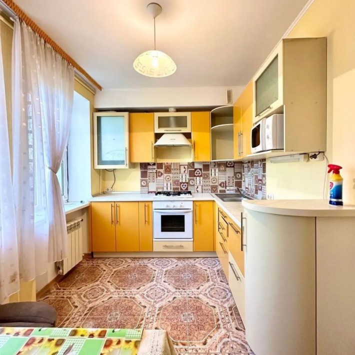 Продаж 4 кімнатної квартири з ремонтом. Автономне опалення! - фото 1