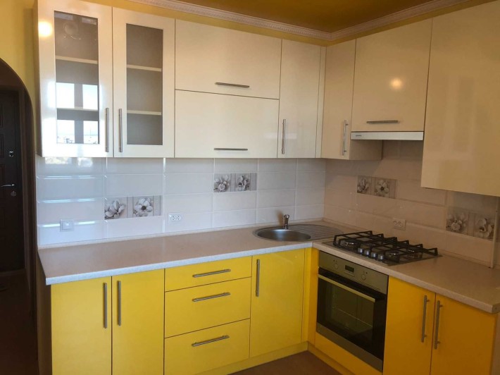 Продаж 1 кім квартири Лесі Українки, і/о, є/р. - фото 1