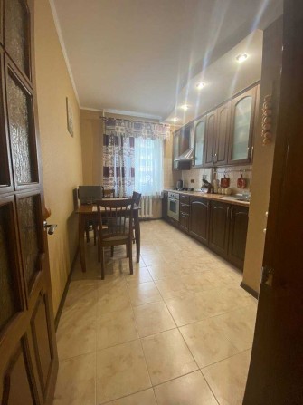 Продам 3-х кімнатну квартиру на Леваді - фото 1