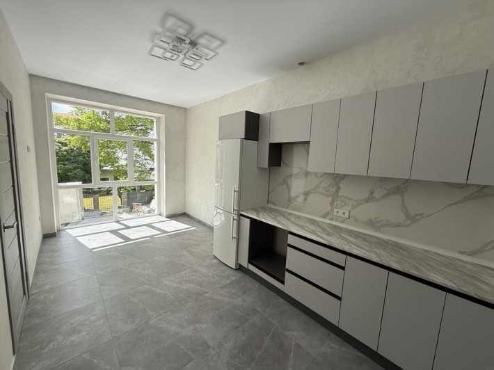 Продаж 1-км новобудови в центрі з ремонтом! - фото 1