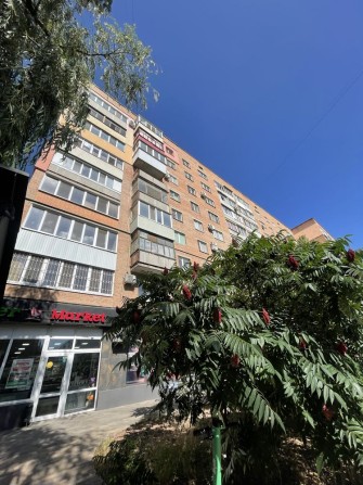 2 кімн.квартира. Поділ. 52 м2. Цегла. 8/9 - фото 1