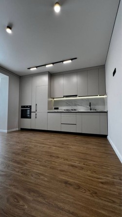 ₴ 1 кім. Укомплектована з ДИЗАЙНЕРСЬКИМ РЕМОНТОМ ! - фото 1