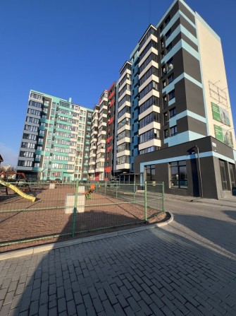 Продам 3-х кімнатну квартиру в новобудові в центрі - фото 1