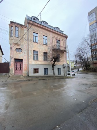 Продаж мансардної квартири в австрійському будинку – під ремонт - фото 1