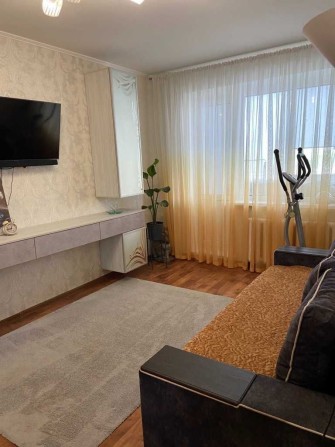 2к. квартира, окремі кімнати, 49м2, з ремонтом , середній поверх - фото 1