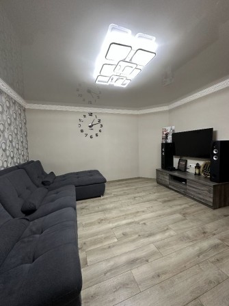 Продається 3 кімн. кв. на Хіммістечку. Хімік.
Серпнева. - фото 1