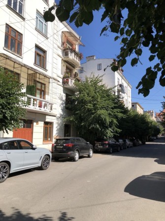 Продам квартиру в центрі міста - фото 1