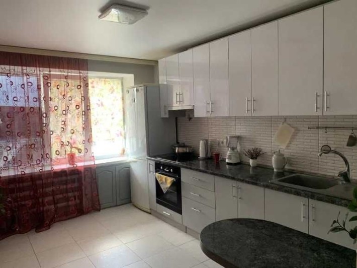 Продаж 1-к квартири вул. Металургів - фото 1