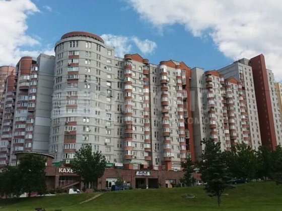 Продаж 3-к квартири вул. Саперно-Слобідська 8 Київ
