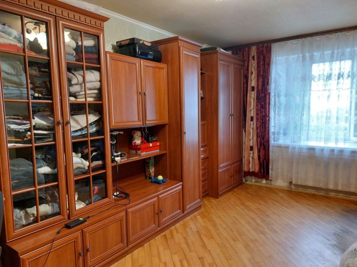 Продам 1 кімнатну квартиру з АО великої площі - фото 1