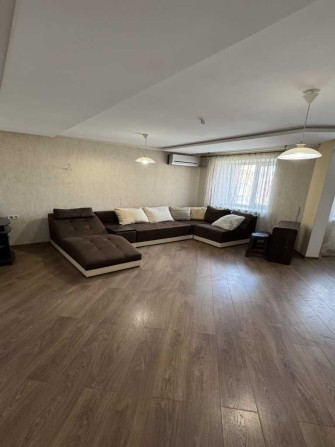 2к квартира з ремонтом і котлом, кухня-студія, Боженка, 70 м² - фото 1