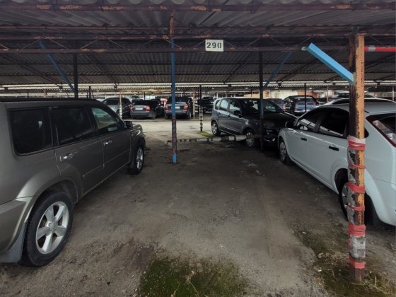 Парковка, крите місце на стоянці Сумы