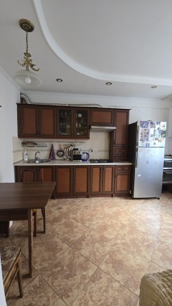 Продається квартира 2 спальні +кухня-вітальня - фото 1