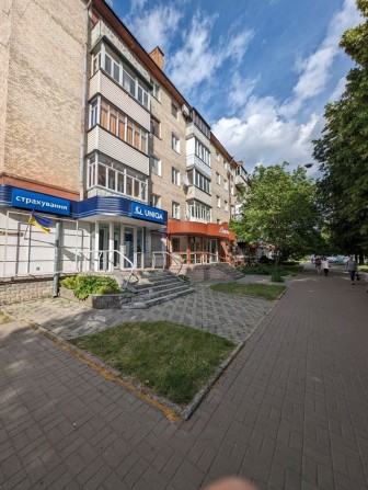 Продам 2-х кімнатну квартиру в центрі міста - фото 1
