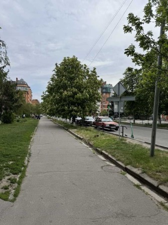 3 кімнатна пров Ломаний, Поділ ,цегляний будинок - фото 1
