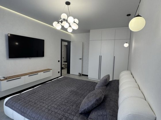 Продам 1 кімн новобудову, вул. Героїв Майдану Черновцы