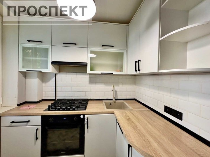 Продам 2-кімн квартиру з євроремонтом вул. Лебединська ( "АТБ" ) - фото 1