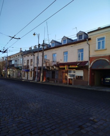 Квартира 3 кімнати 57, 3м та горище 15м.
Квартира знаходиться в процес - фото 1