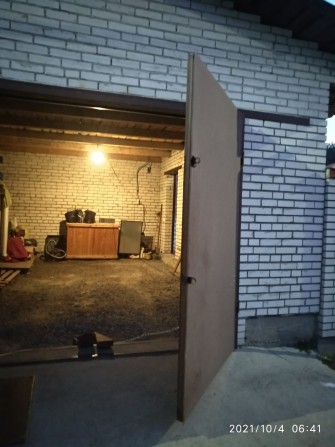 Здаю  місце 1.5 м2: для зберігання коліс, мотоцикла,вело,дрібних речей - фото 1