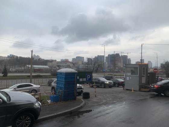 Здам в оренду паркомісця на вул. Саперно - Слобідська, 8-10 Киев