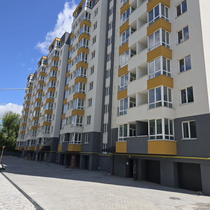 2к ЖК Староміський,  2 поверх, можна робити ремонт - фото 1