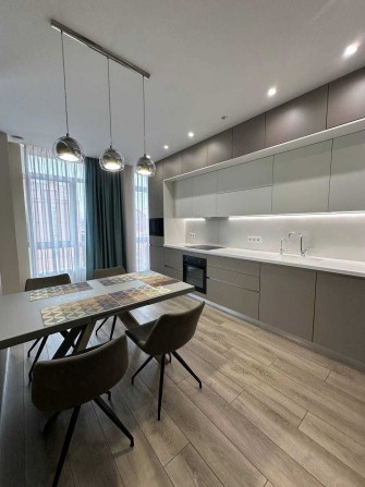 Продаж мансардної 3-кім квартири 112 м2 в ЖК Комфорт Таун, Регенератор - фото 1
