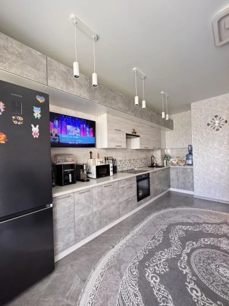 Продаж двокімнатної квартири з гардеробною 77м2 | вул. 8 Березня - фото 1