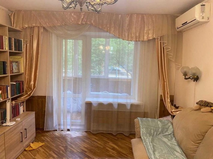 Терміновий продаж 3к квартири в Святошинському районі біля метро AK - фото 1