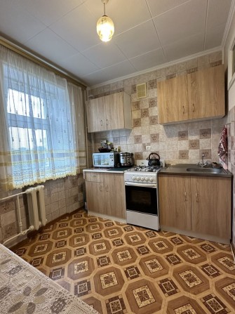 Продам 2 кімнатну кв 49 кв цегляний будинок - фото 1