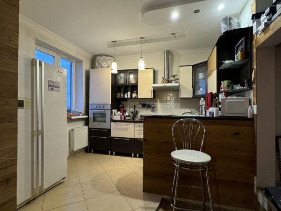 Продаж видової просторої квартири по вул. Святотроїцька 94 Черкаси