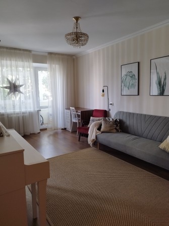 3 кімнатна квартира в центрі міста ,район Україна - фото 1