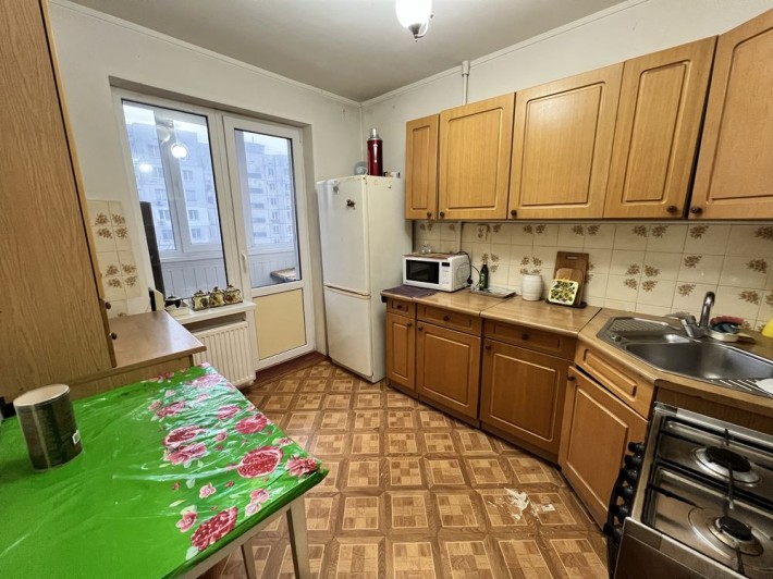 Продам 3 кімнатну квартиру в самому центрі - фото 1