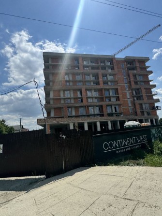 Продається 2-кімнатна квартира з великою терасою - фото 1