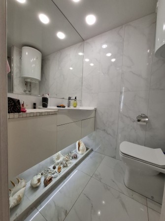 Продам  2х ком. на ж/м Победа4, 3/9., евроремонт ,58000у.е. - фото 1