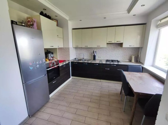 Продам 3 ком кв Победа 4 Пр Героев 18 - фото 1