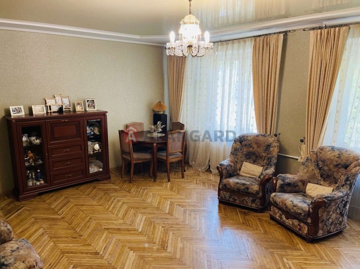 Продається простора 3-кімнатна квартира Тихий Центр! - фото 1