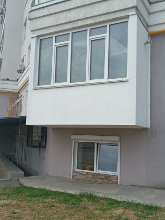 Продам гарну 2-о кім.кв-ру у новобудові на кругу біля митниці ! - фото 1