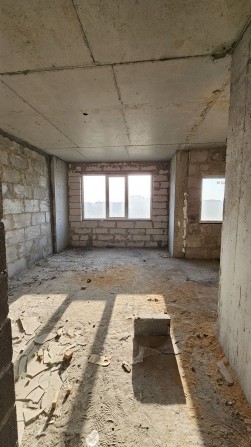 Продам однокімнатну 43м2 Митниця зданий будинок - фото 1
