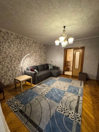 Продам 3к квартиру , чешка, ул.Тверская, +кладовка межэтажная - фото 1