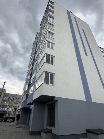 Придаж трьох кімнатної в центрі міста (будинок зданий) - фото 1